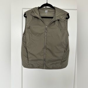 Aritzia Pillow Puffer Vest